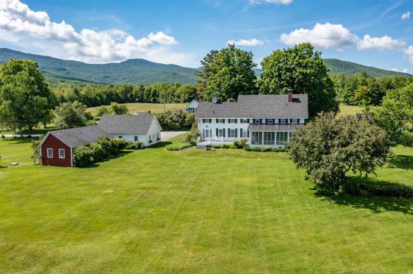 Single Family in Stowe VT