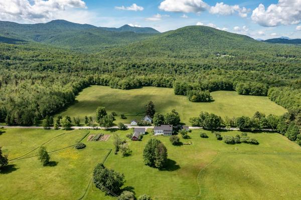 Single Family in Stowe VT