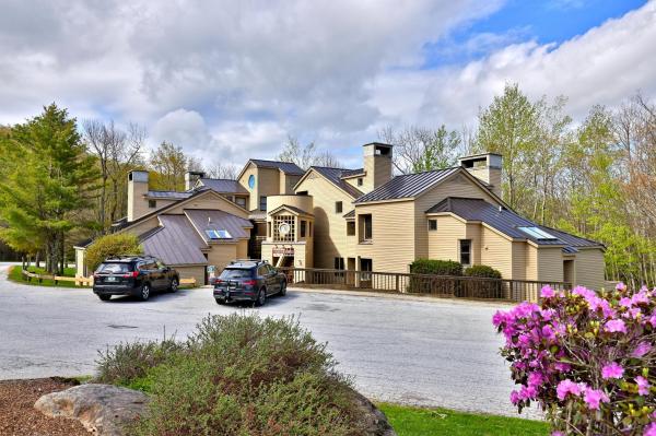 55 Fox Hollow Village