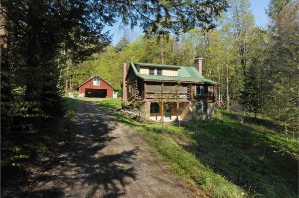 1452 Maple Hill Lane