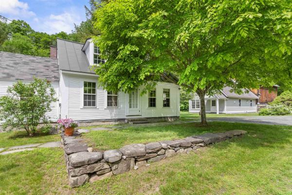 323 Turnpike Road