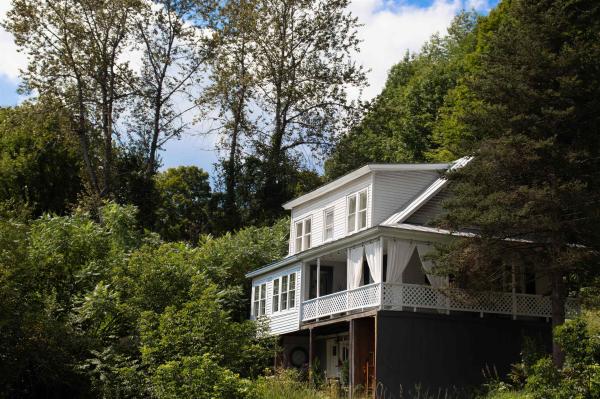 67 Pleasant Street