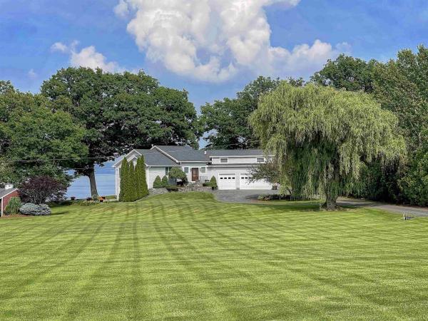 Single Family in Grand Isle VT