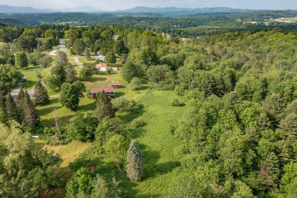 Single Family in Morristown VT