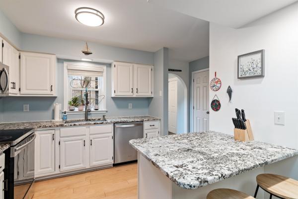 172 Woodbine by the Lake