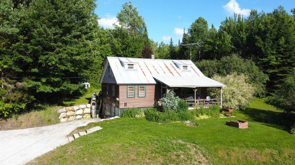 1098 Toad Pond Road