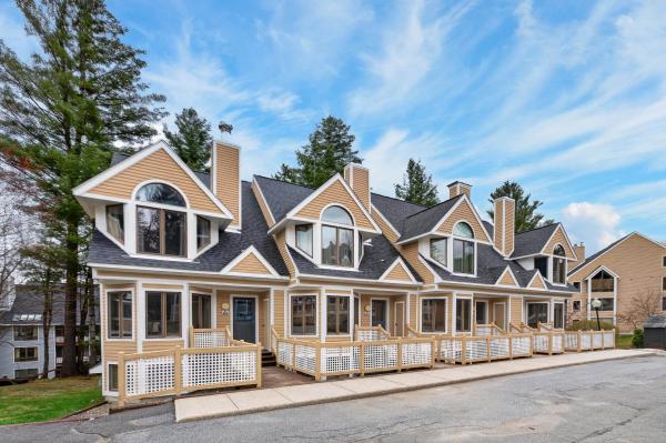 2C Townhouse Square