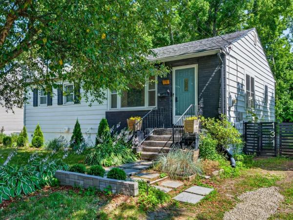 131 Iroquois Avenue