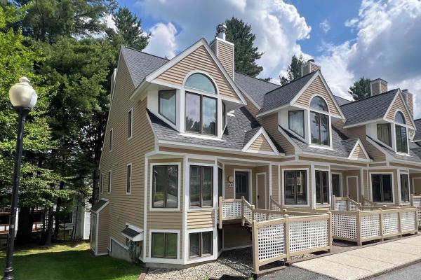 2A Townhouse Square