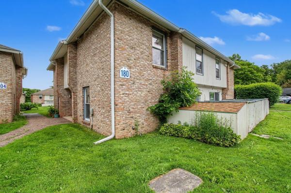 180 Ledgewood Circle