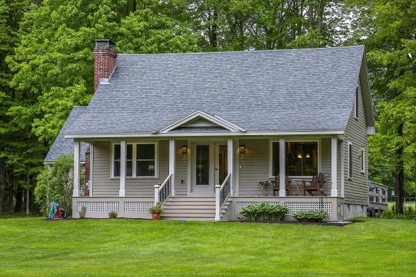 390 Tiffany Lane