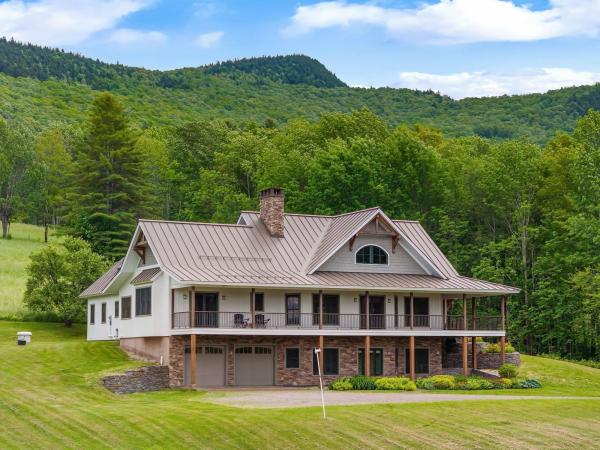 1201 Common Road
