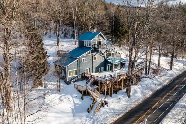 732 Bridgewater Center Road