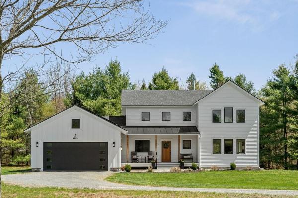 17 Winding Brook Road
