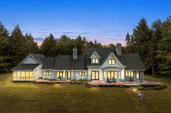 Single Family in Stowe VT