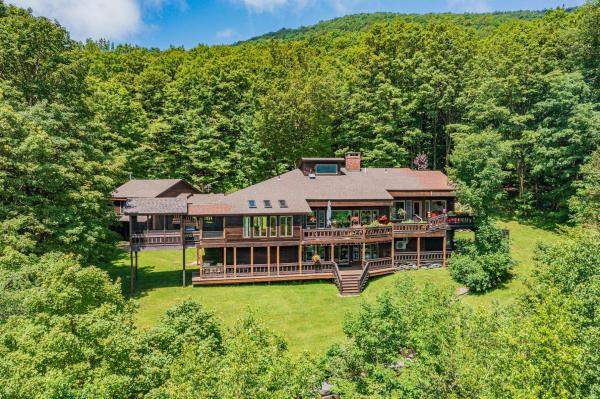 393 Red Tail Lane