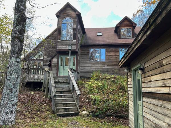 77 Winding Road