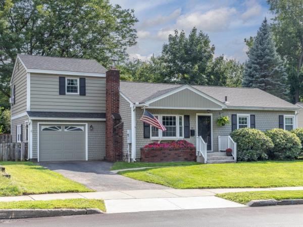 85 Birchcliff Parkway