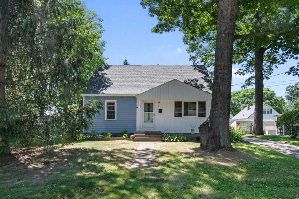 11 Edgewood Drive