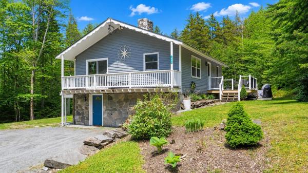 1043 Town Farm Road