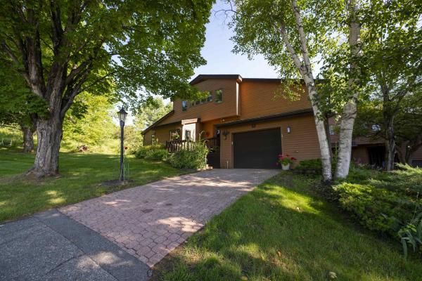 3755 Quechee Main Street