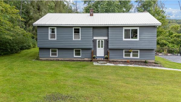 189 Dutton District Road