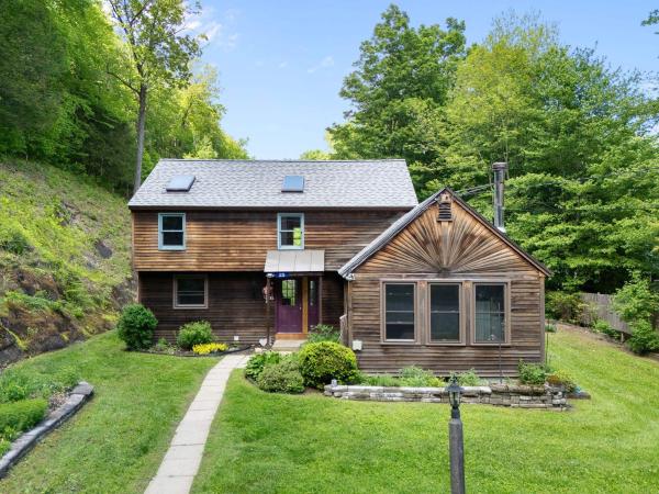 25-27 Gingko Lane