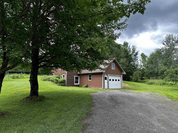 Single Family in Hardwick VT