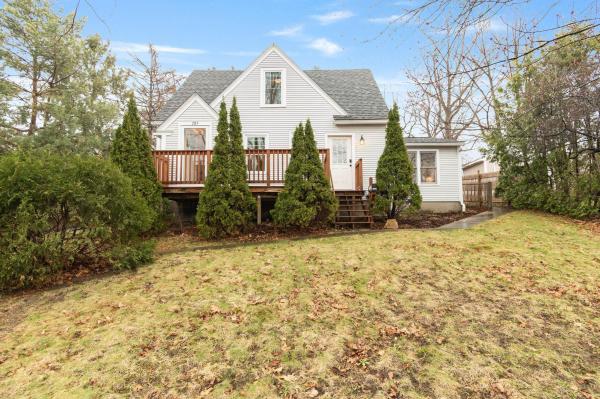 289 Malletts Bay Avenue