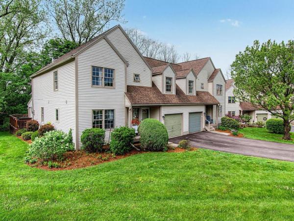 9 White Lilac Way
