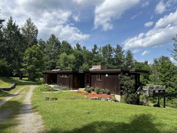 211 Pleasant Valley Road