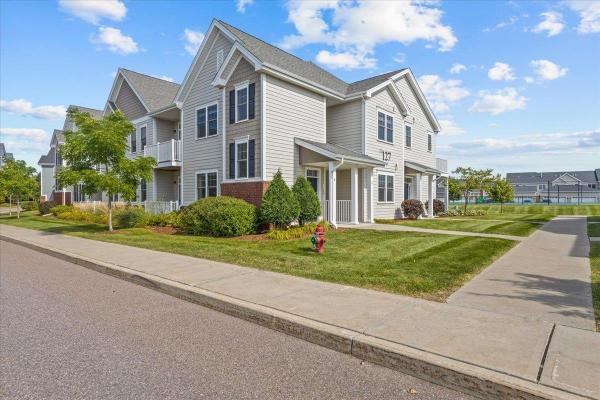 127 Holland Lane