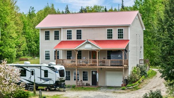 1619 Duck Pond Road