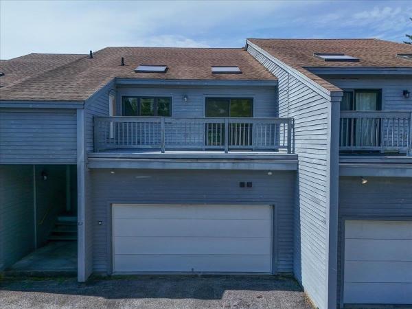 82 Bay Road
