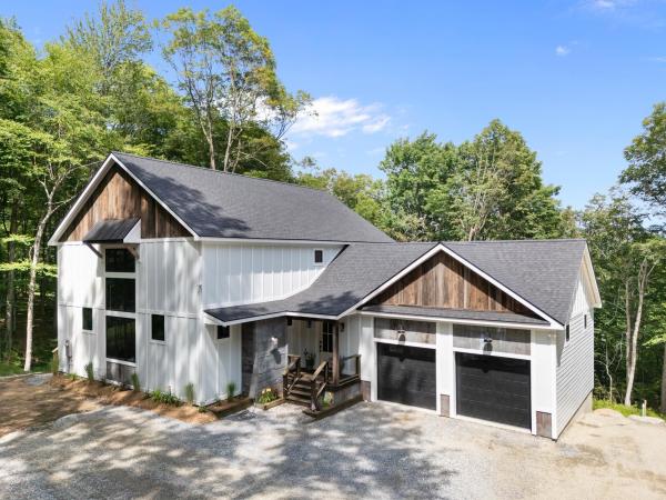 133 Howes Loop