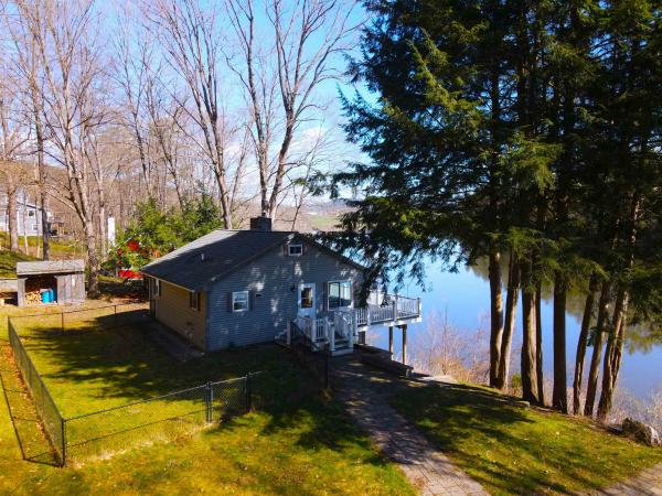 2225 Connecticut River Road