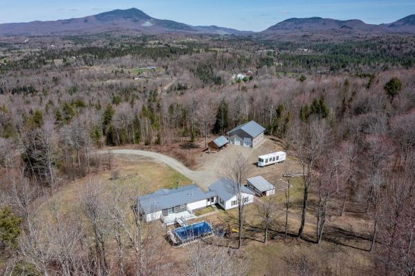 Single Family in Eden VT