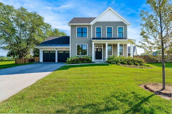 25 Caspian Lane