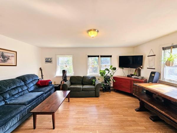 2815 Burrington Hill