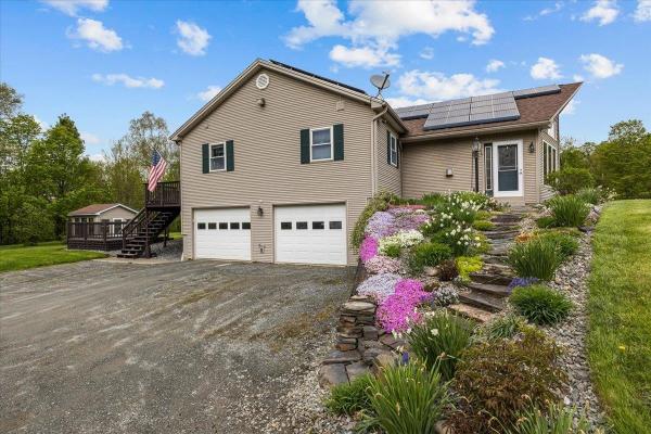 348 Maple Ridge