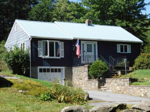 79 Pleasant Valley Road