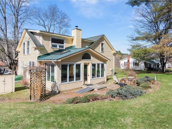 321 East River Road