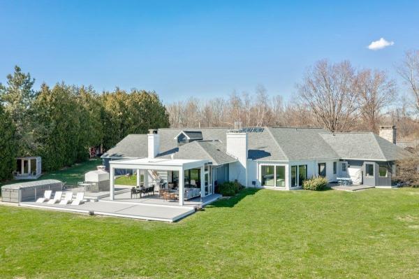 431 McGregor Point