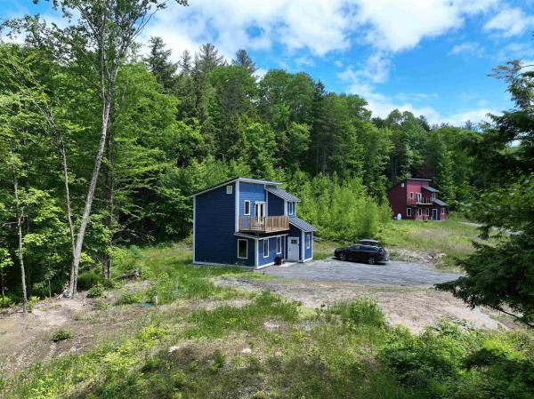 Single Family in Johnson VT