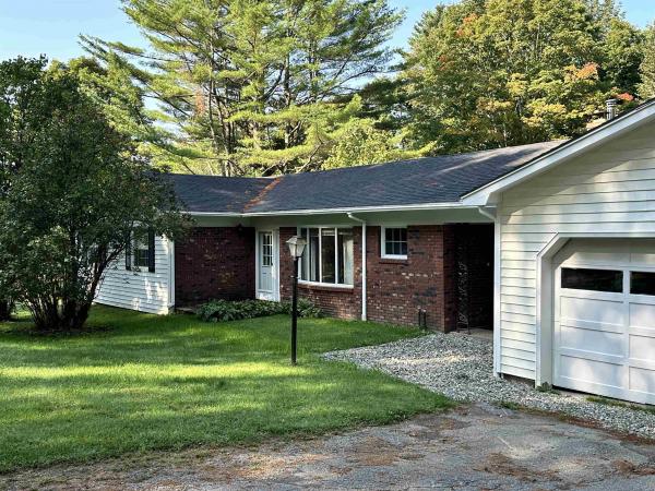 Single Family in Johnson VT