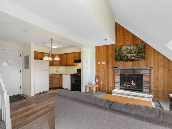 133 East Mountain Road