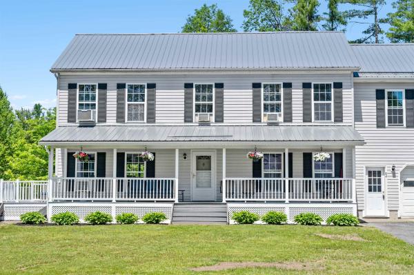 Single Family in Hyde Park VT