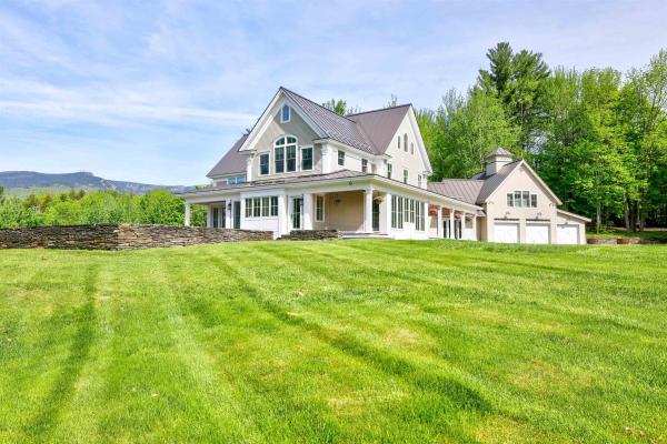 Single Family in Stowe VT