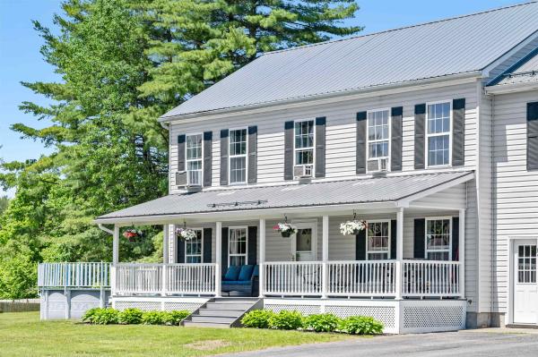 Single Family in Hyde Park VT