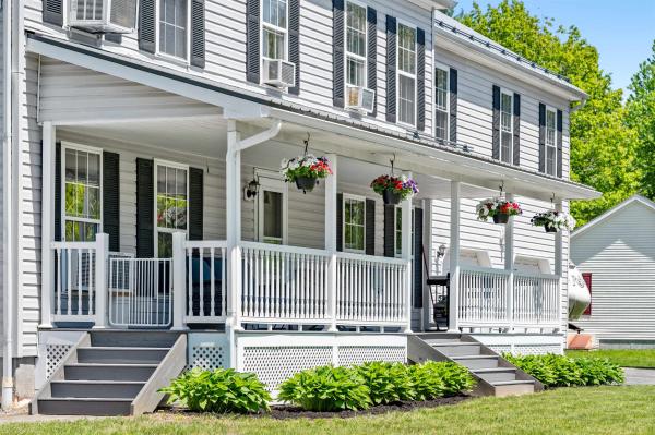 Single Family in Hyde Park VT